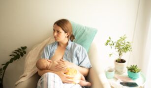 mamă și nou născut