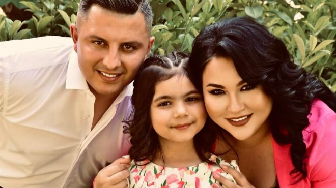 mama-tata-si-fetita-adoptata