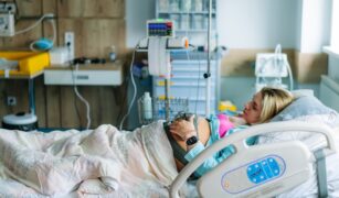 gravida in travaliu in spital