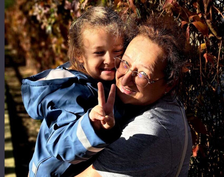 Când nepoată-mea m-a numit „cealaltă mămică”, m-am topit. Dar am realizat că nu vreau să fiu asta