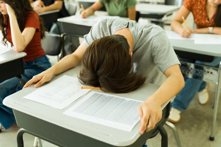„Am uitat tot”. De ce se blochează creierul elevilor înainte de examen și 7 tehnici care îi ajută să își revină