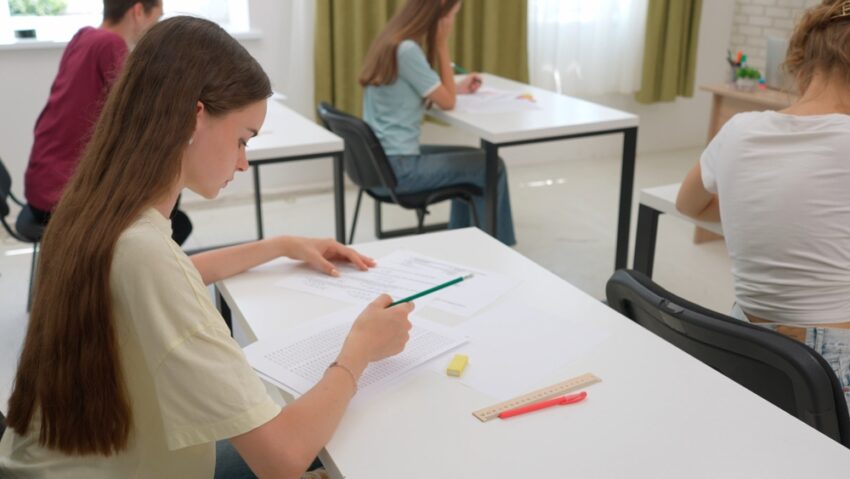 Cât de grea a fost proba de matematică de la Evaluarea Națională. Profesor: „Un exercițiu va face diferența între nota 9 și nota 10”